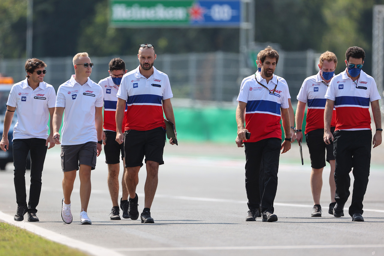 GP ITALIA, Nikita Mazepin (RUS), Haas F1 Team 
09.09.2021. Formula 1 World Championship, Rd 14, Italian Grand Prix, Monza, Italy, Preparation Day.
- www.xpbimages.com, EMail: requests@xpbimages.com ¬© Copyright: Charniaux / XPB Images