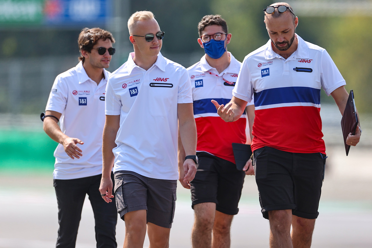 GP ITALIA, Nikita Mazepin (RUS), Haas F1 Team 
09.09.2021. Formula 1 World Championship, Rd 14, Italian Grand Prix, Monza, Italy, Preparation Day.
- www.xpbimages.com, EMail: requests@xpbimages.com ¬© Copyright: Charniaux / XPB Images