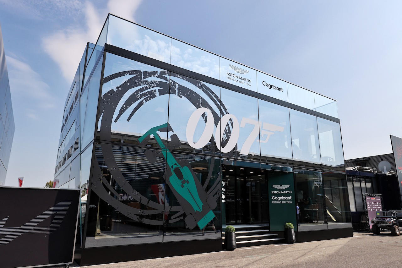 GP ITALIA, Aston Martin F1 Team motorhome in the paddock.
09.09.2021. Formula 1 World Championship, Rd 14, Italian Grand Prix, Monza, Italy, Preparation Day.
- www.xpbimages.com, EMail: requests@xpbimages.com © Copyright: Moy / XPB Images
