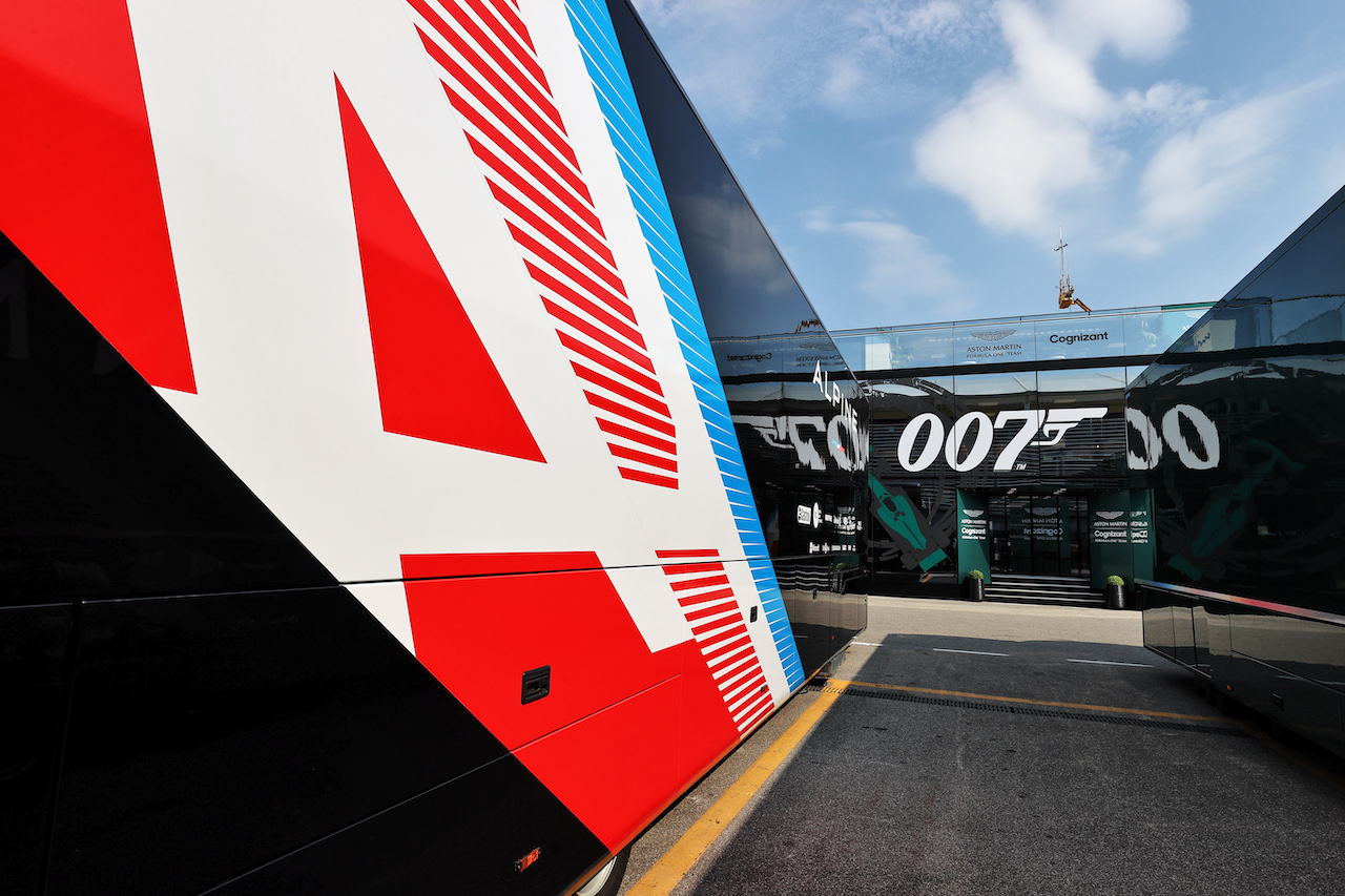 GP ITALIA, Alpine F1 Team truck e the Aston Martin F1 Team motorhome in the paddock.
09.09.2021. Formula 1 World Championship, Rd 14, Italian Grand Prix, Monza, Italy, Preparation Day.
- www.xpbimages.com, EMail: requests@xpbimages.com © Copyright: Moy / XPB Images