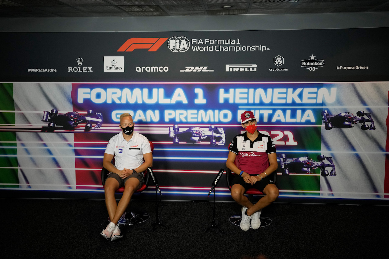 GP ITALIA, (L to R): Nikita Mazepin (RUS) Haas F1 Team e Antonio Giovinazzi (ITA) Alfa Romeo Racing in the FIA Press Conference.
09.09.2021. Formula 1 World Championship, Rd 14, Italian Grand Prix, Monza, Italy, Preparation Day.
- www.xpbimages.com, EMail: requests@xpbimages.com © Copyright: FIA Pool Image for Editorial Use Only
