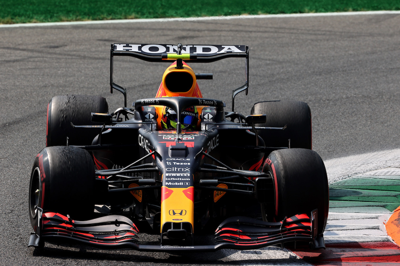 GP ITALIA, Sergio Perez (MEX) Red Bull Racing RB16B.
11.09.2021. Formula 1 World Championship, Rd 14, Italian Grand Prix, Monza, Italy, Sprint Day.
- www.xpbimages.com, EMail: requests@xpbimages.com © Copyright: Batchelor / XPB Images