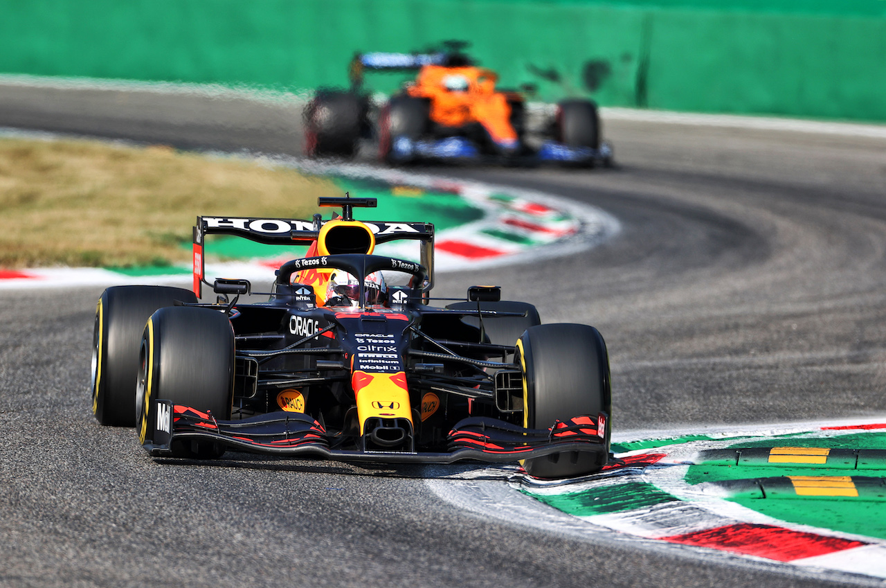 GP ITALIA, Max Verstappen (NLD) Red Bull Racing RB16B.
11.09.2021. Formula 1 World Championship, Rd 14, Italian Grand Prix, Monza, Italy, Sprint Day.
- www.xpbimages.com, EMail: requests@xpbimages.com © Copyright: Charniaux / XPB Images