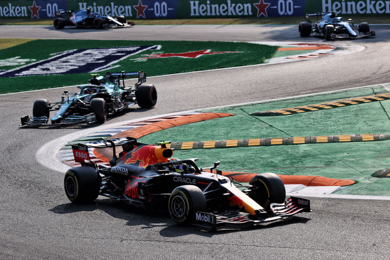 GP ITALIA, Sergio Perez (MEX) Red Bull Racing RB16B.
11.09.2021. Formula 1 World Championship, Rd 14, Italian Grand Prix, Monza, Italy, Sprint Day.
- www.xpbimages.com, EMail: requests@xpbimages.com © Copyright: Batchelor / XPB Images
