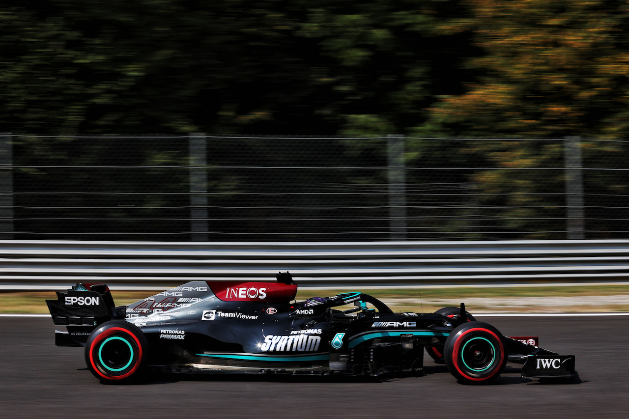 GP ITALIA, Lewis Hamilton (GBR) Mercedes AMG F1 W12.
11.09.2021. Formula 1 World Championship, Rd 14, Italian Grand Prix, Monza, Italy, Sprint Day.
- www.xpbimages.com, EMail: requests@xpbimages.com © Copyright: Batchelor / XPB Images