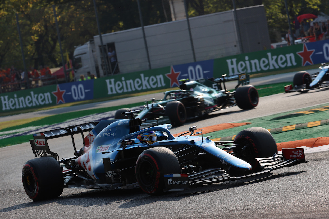GP ITALIA, Fernando Alonso (ESP) Alpine F1 Team A521.
11.09.2021. Formula 1 World Championship, Rd 14, Italian Grand Prix, Monza, Italy, Sprint Day.
- www.xpbimages.com, EMail: requests@xpbimages.com ¬© Copyright: Batchelor / XPB Images
