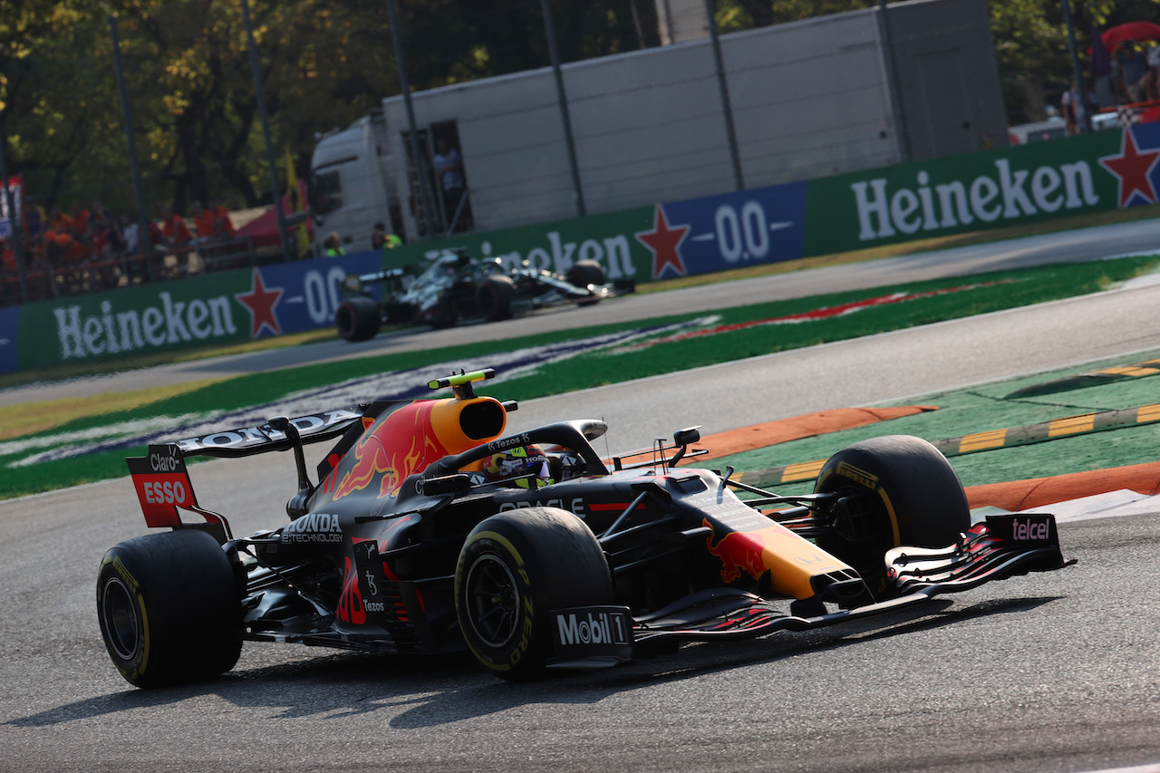 GP ITALIA, Sergio Perez (MEX) Red Bull Racing RB16B.
11.09.2021. Formula 1 World Championship, Rd 14, Italian Grand Prix, Monza, Italy, Sprint Day.
- www.xpbimages.com, EMail: requests@xpbimages.com © Copyright: Batchelor / XPB Images