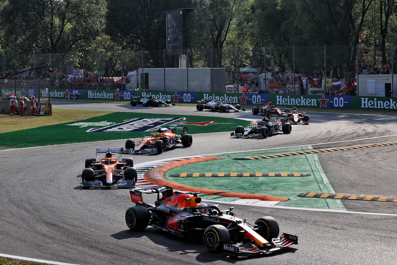 GP ITALIA, Max Verstappen (NLD) Red Bull Racing RB16B.
11.09.2021. Formula 1 World Championship, Rd 14, Italian Grand Prix, Monza, Italy, Sprint Day.
- www.xpbimages.com, EMail: requests@xpbimages.com © Copyright: Batchelor / XPB Images