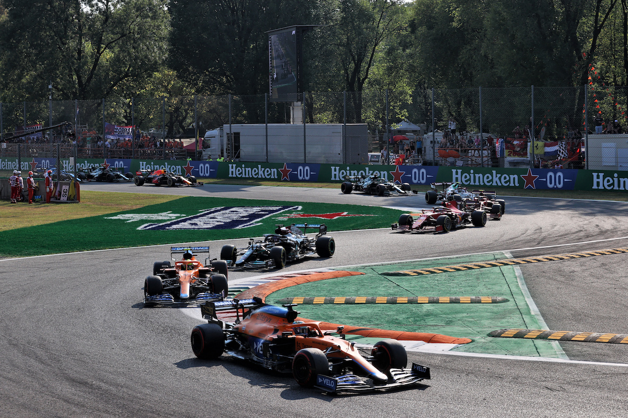 GP ITALIA, Daniel Ricciardo (AUS) McLaren MCL35M.
11.09.2021. Formula 1 World Championship, Rd 14, Italian Grand Prix, Monza, Italy, Sprint Day.
- www.xpbimages.com, EMail: requests@xpbimages.com © Copyright: Batchelor / XPB Images