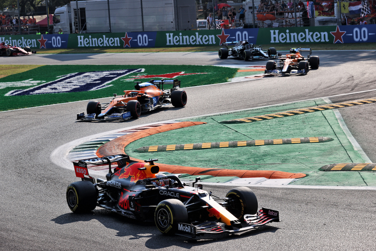 GP ITALIA, Max Verstappen (NLD) Red Bull Racing RB16B.
11.09.2021. Formula 1 World Championship, Rd 14, Italian Grand Prix, Monza, Italy, Sprint Day.
- www.xpbimages.com, EMail: requests@xpbimages.com © Copyright: Batchelor / XPB Images