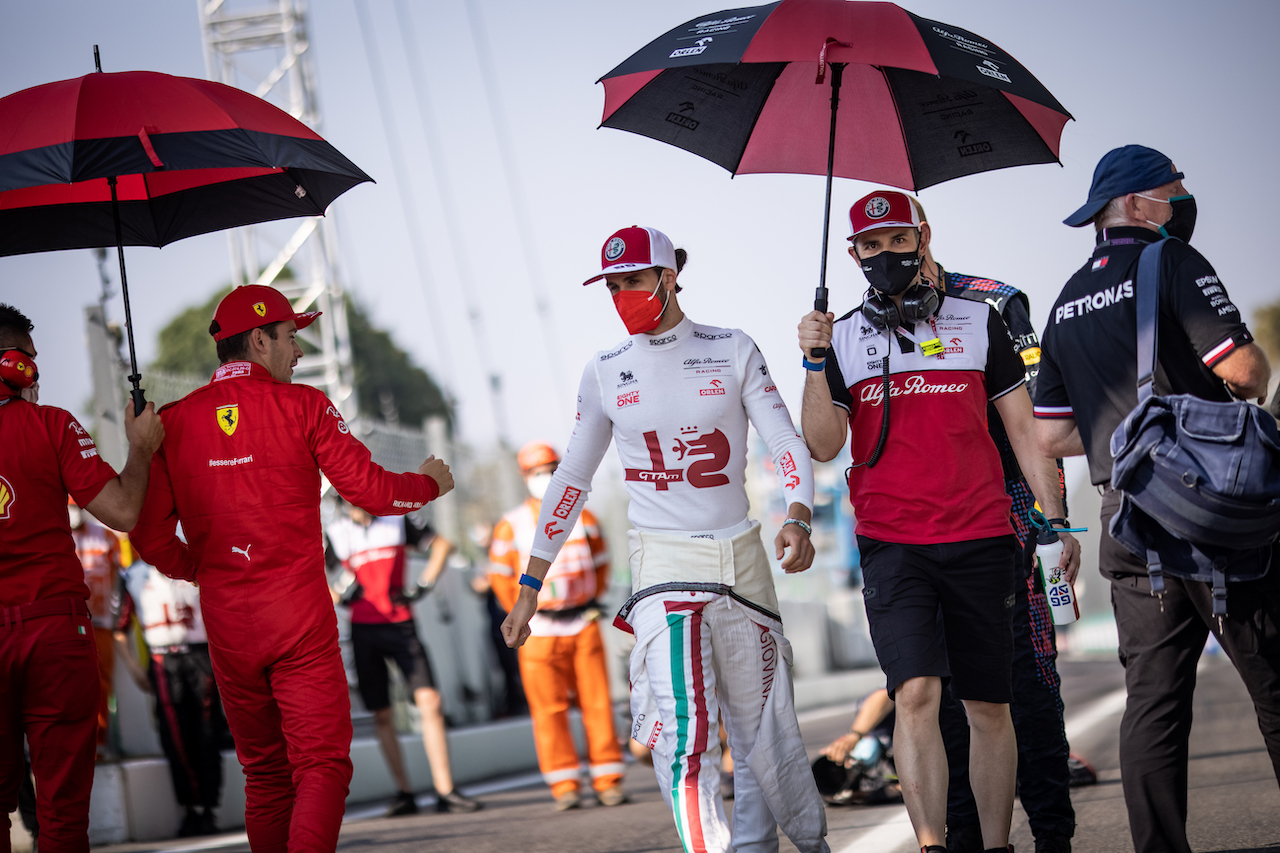 GP ITALIA, Charles Leclerc (MON) Ferrari e Antonio Giovinazzi (ITA) Alfa Romeo Racing.
11.09.2021. Formula 1 World Championship, Rd 14, Italian Grand Prix, Monza, Italy, Sprint Day.
- www.xpbimages.com, EMail: requests@xpbimages.com © Copyright: Bearne / XPB Images