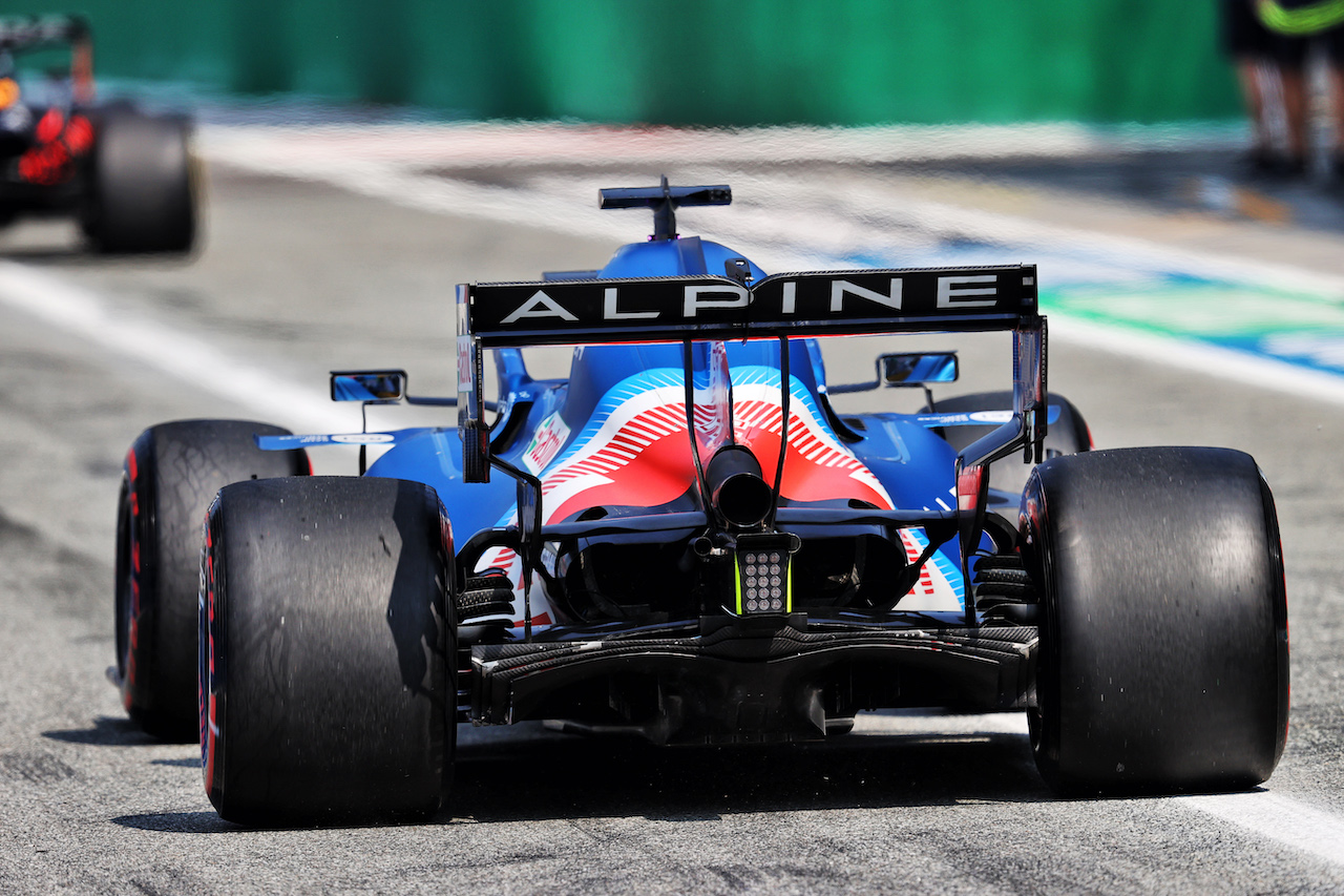 GP ITALIA, Fernando Alonso (ESP) Alpine F1 Team A521 leaves the pits.
11.09.2021. Formula 1 World Championship, Rd 14, Italian Grand Prix, Monza, Italy, Sprint Day.
- www.xpbimages.com, EMail: requests@xpbimages.com © Copyright: Moy / XPB Images