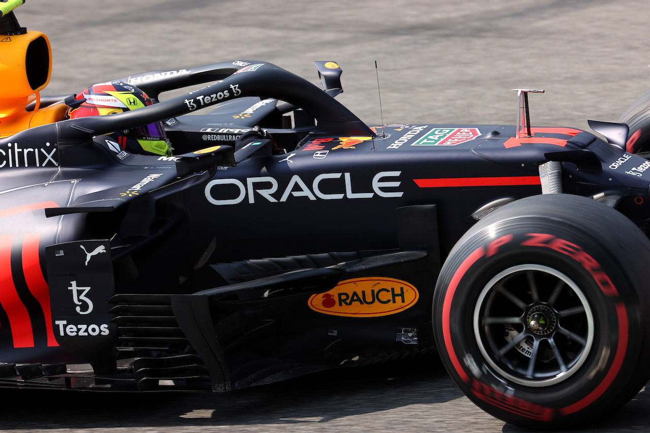 GP ITALIA, Sergio Perez (MEX) Red Bull Racing RB16B.
11.09.2021. Formula 1 World Championship, Rd 14, Italian Grand Prix, Monza, Italy, Sprint Day.
- www.xpbimages.com, EMail: requests@xpbimages.com © Copyright: Batchelor / XPB Images