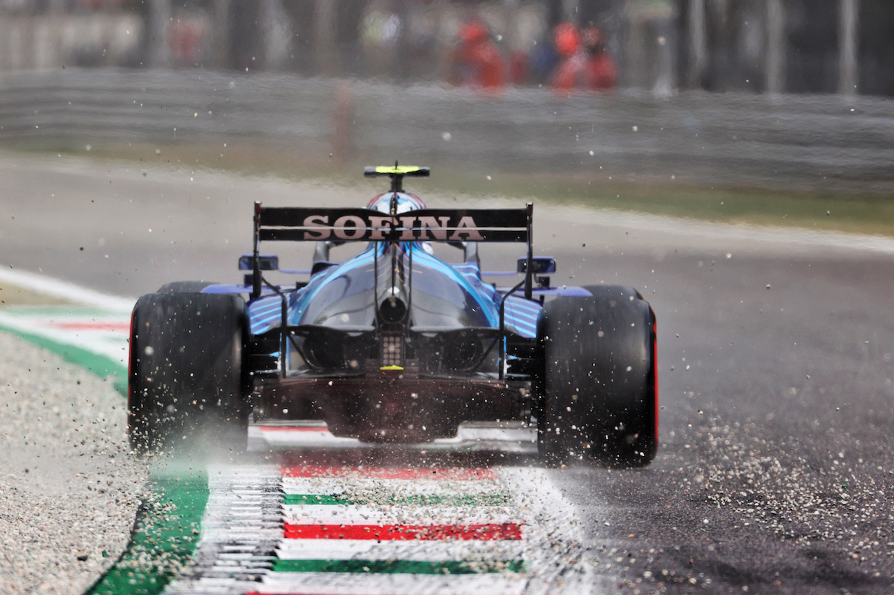 GP ITALIA, Nicholas Latifi (CDN) Williams Racing FW43B.
10.09.2021. Formula 1 World Championship, Rd 14, Italian Grand Prix, Monza, Italy, Qualifiche Day.
- www.xpbimages.com, EMail: requests@xpbimages.com © Copyright: Charniaux / XPB Images