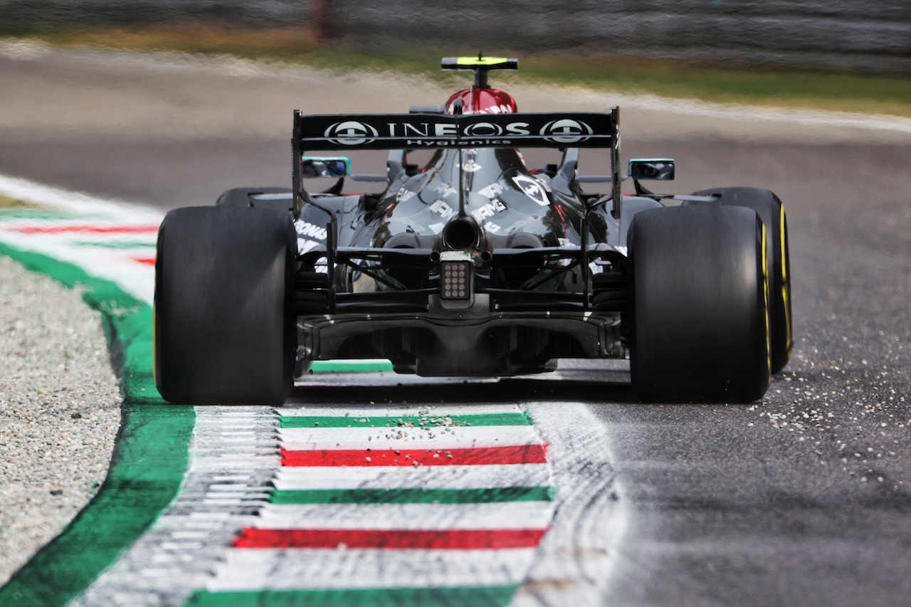 GP ITALIA, Valtteri Bottas (FIN) Mercedes AMG F1 W12.
10.09.2021. Formula 1 World Championship, Rd 14, Italian Grand Prix, Monza, Italy, Qualifiche Day.
- www.xpbimages.com, EMail: requests@xpbimages.com © Copyright: Charniaux / XPB Images