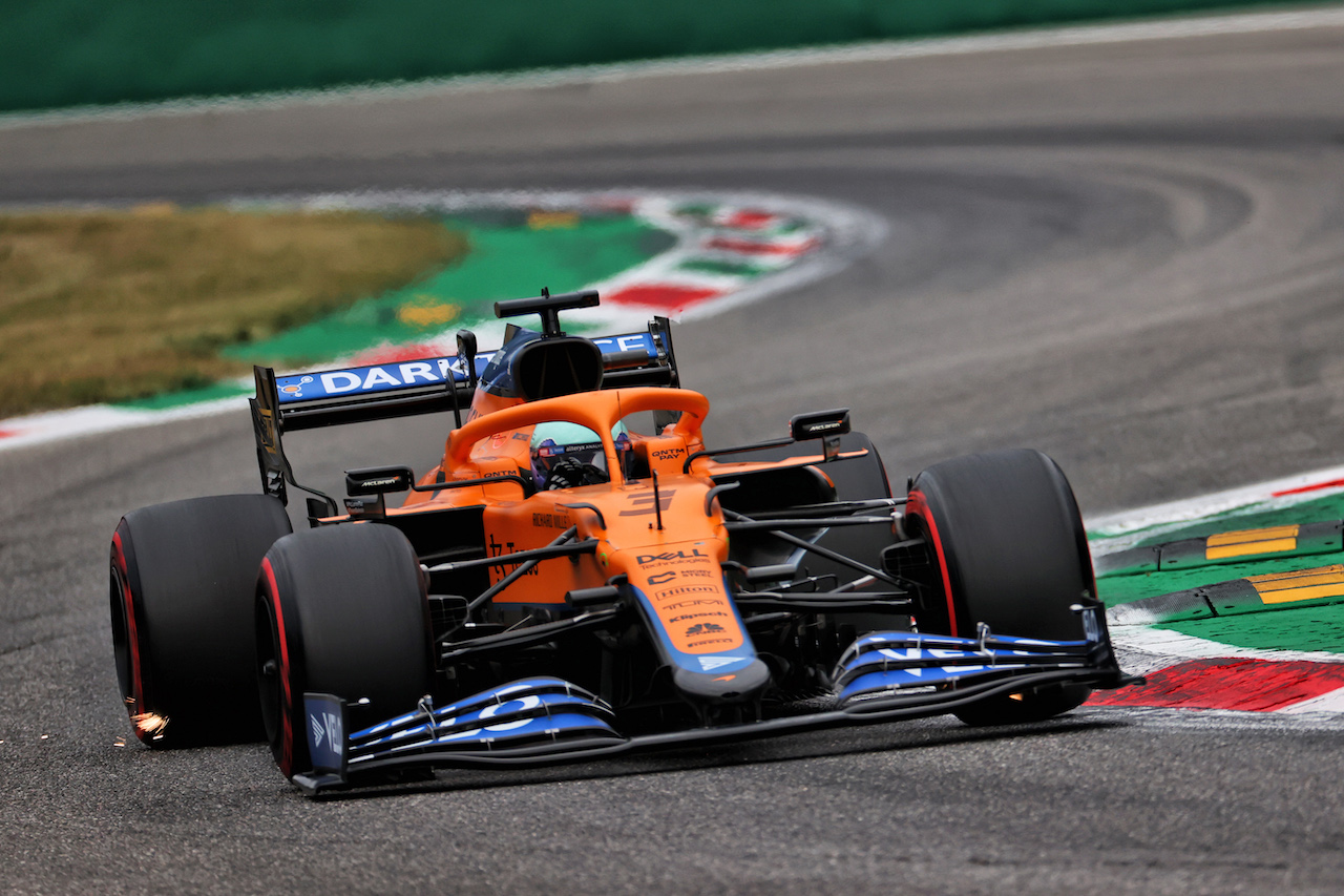 GP ITALIA, Daniel Ricciardo (AUS) McLaren MCL35M.
10.09.2021. Formula 1 World Championship, Rd 14, Italian Grand Prix, Monza, Italy, Qualifiche Day.
- www.xpbimages.com, EMail: requests@xpbimages.com © Copyright: Batchelor / XPB Images