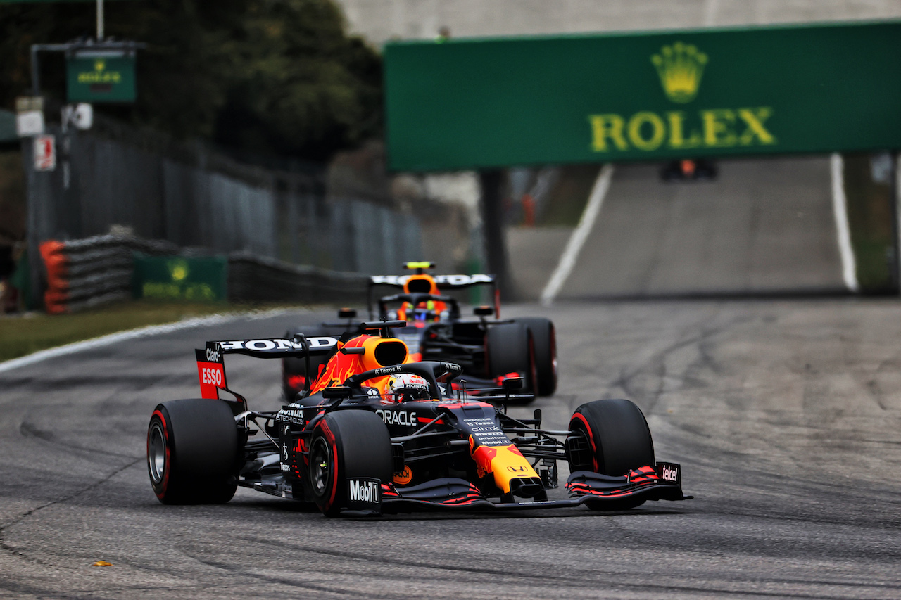 GP ITALIA, Max Verstappen (NLD) Red Bull Racing RB16B.
10.09.2021. Formula 1 World Championship, Rd 14, Italian Grand Prix, Monza, Italy, Qualifiche Day.
- www.xpbimages.com, EMail: requests@xpbimages.com © Copyright: Batchelor / XPB Images