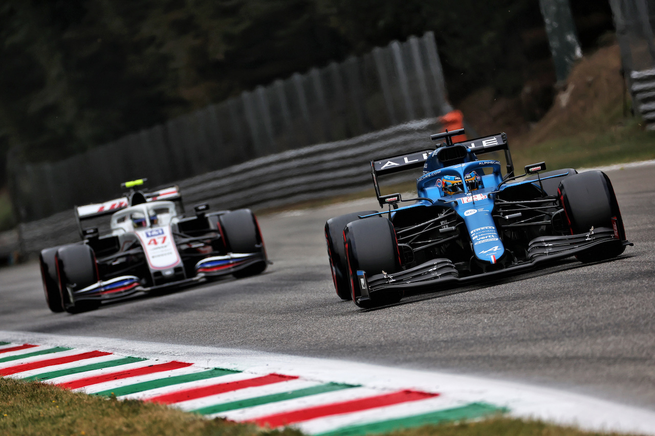 GP ITALIA, Fernando Alonso (ESP) Alpine F1 Team A521.
10.09.2021. Formula 1 World Championship, Rd 14, Italian Grand Prix, Monza, Italy, Qualifiche Day.
- www.xpbimages.com, EMail: requests@xpbimages.com © Copyright: Batchelor / XPB Images