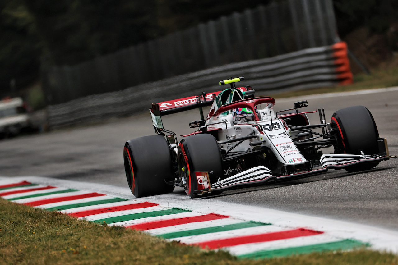 GP ITALIA, Antonio Giovinazzi (ITA) Alfa Romeo Racing C41.
10.09.2021. Formula 1 World Championship, Rd 14, Italian Grand Prix, Monza, Italy, Qualifiche Day.
- www.xpbimages.com, EMail: requests@xpbimages.com © Copyright: Batchelor / XPB Images