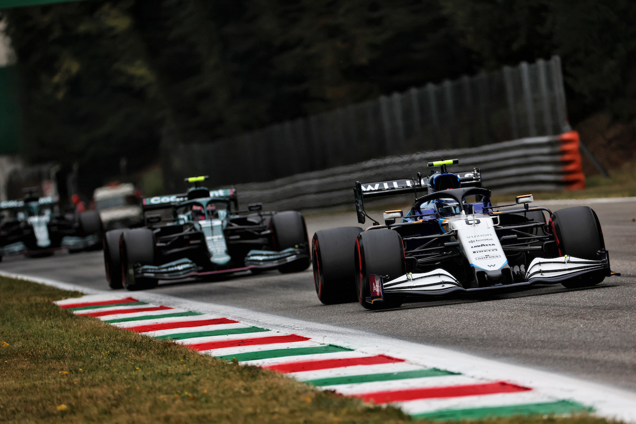 GP ITALIA, Nicholas Latifi (CDN) Williams Racing FW43B.
10.09.2021. Formula 1 World Championship, Rd 14, Italian Grand Prix, Monza, Italy, Qualifiche Day.
- www.xpbimages.com, EMail: requests@xpbimages.com © Copyright: Batchelor / XPB Images