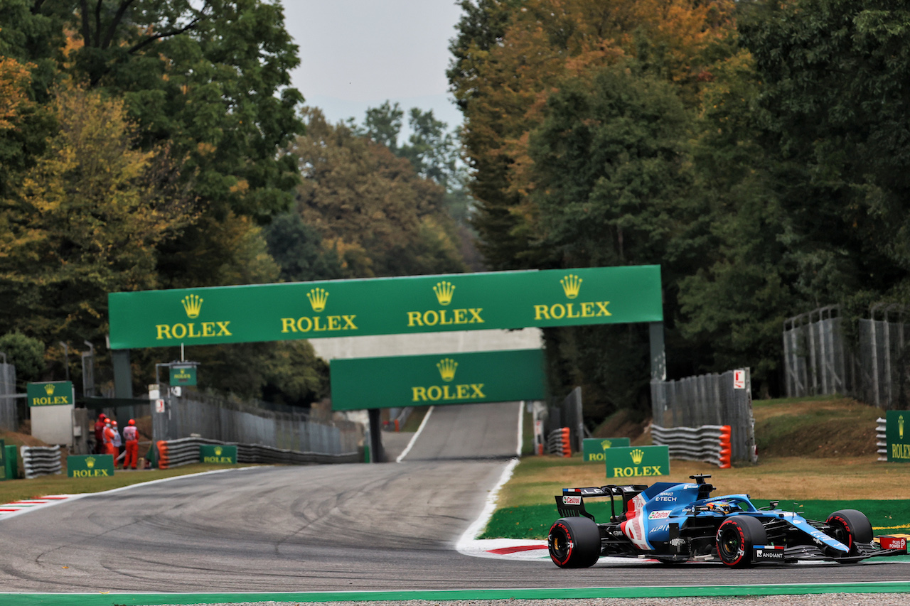 GP ITALIA, Fernando Alonso (ESP) Alpine F1 Team A521.
10.09.2021. Formula 1 World Championship, Rd 14, Italian Grand Prix, Monza, Italy, Qualifiche Day.
- www.xpbimages.com, EMail: requests@xpbimages.com © Copyright: Batchelor / XPB Images