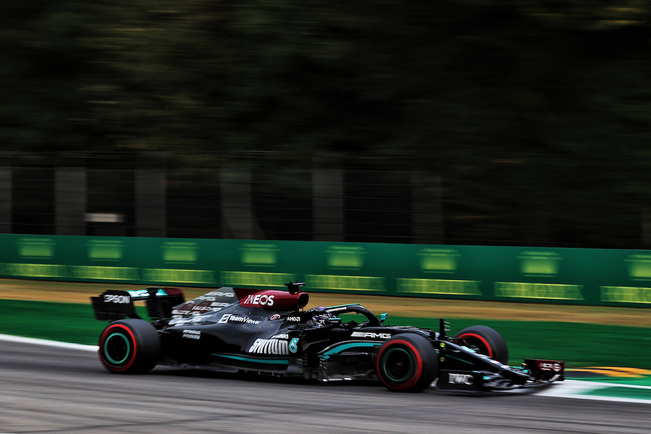 GP ITALIA, Lewis Hamilton (GBR) Mercedes AMG F1 W12.
10.09.2021. Formula 1 World Championship, Rd 14, Italian Grand Prix, Monza, Italy, Qualifiche Day.
- www.xpbimages.com, EMail: requests@xpbimages.com © Copyright: Batchelor / XPB Images