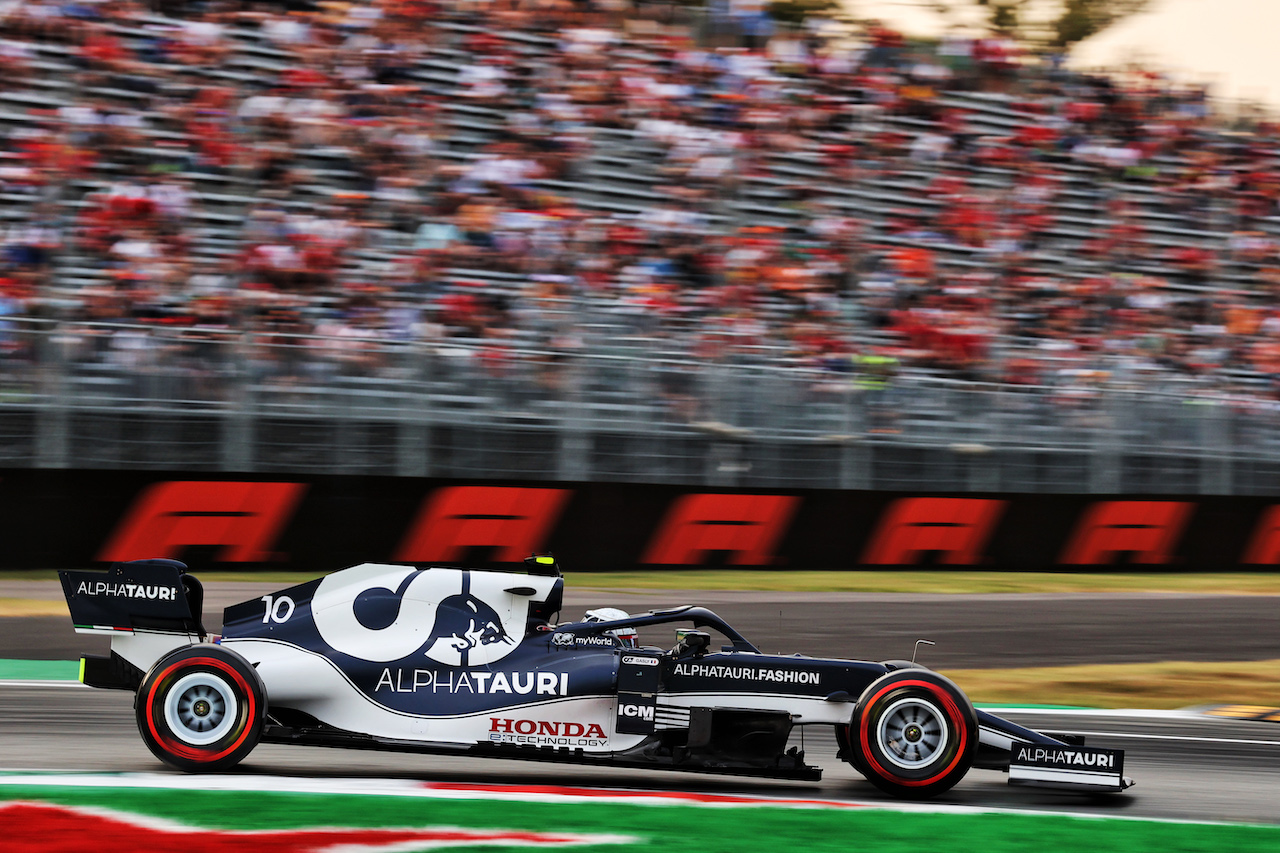 GP ITALIA, Pierre Gasly (FRA) AlphaTauri AT02.
10.09.2021. Formula 1 World Championship, Rd 14, Italian Grand Prix, Monza, Italy, Qualifiche Day.
- www.xpbimages.com, EMail: requests@xpbimages.com © Copyright: Batchelor / XPB Images