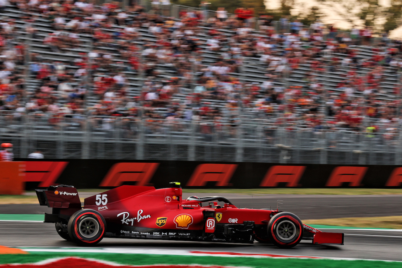 GP ITALIA, Carlos Sainz Jr (ESP) Ferrari SF-21.
10.09.2021. Formula 1 World Championship, Rd 14, Italian Grand Prix, Monza, Italy, Qualifiche Day.
- www.xpbimages.com, EMail: requests@xpbimages.com © Copyright: Batchelor / XPB Images