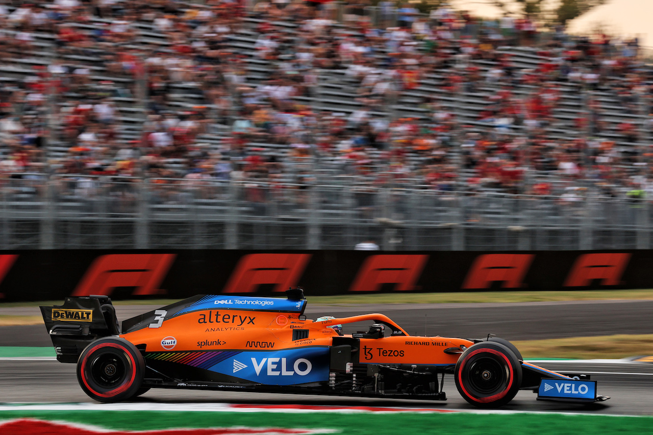 GP ITALIA, Daniel Ricciardo (AUS) McLaren MCL35M.
10.09.2021. Formula 1 World Championship, Rd 14, Italian Grand Prix, Monza, Italy, Qualifiche Day.
- www.xpbimages.com, EMail: requests@xpbimages.com © Copyright: Batchelor / XPB Images