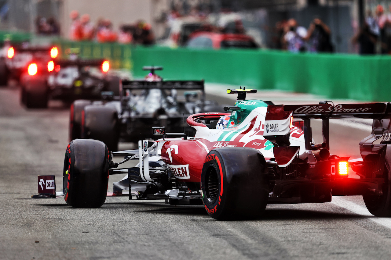 GP ITALIA, Antonio Giovinazzi (ITA) Alfa Romeo Racing C41 leaves the pits.
10.09.2021. Formula 1 World Championship, Rd 14, Italian Grand Prix, Monza, Italy, Qualifiche Day.
- www.xpbimages.com, EMail: requests@xpbimages.com © Copyright: Moy / XPB Images