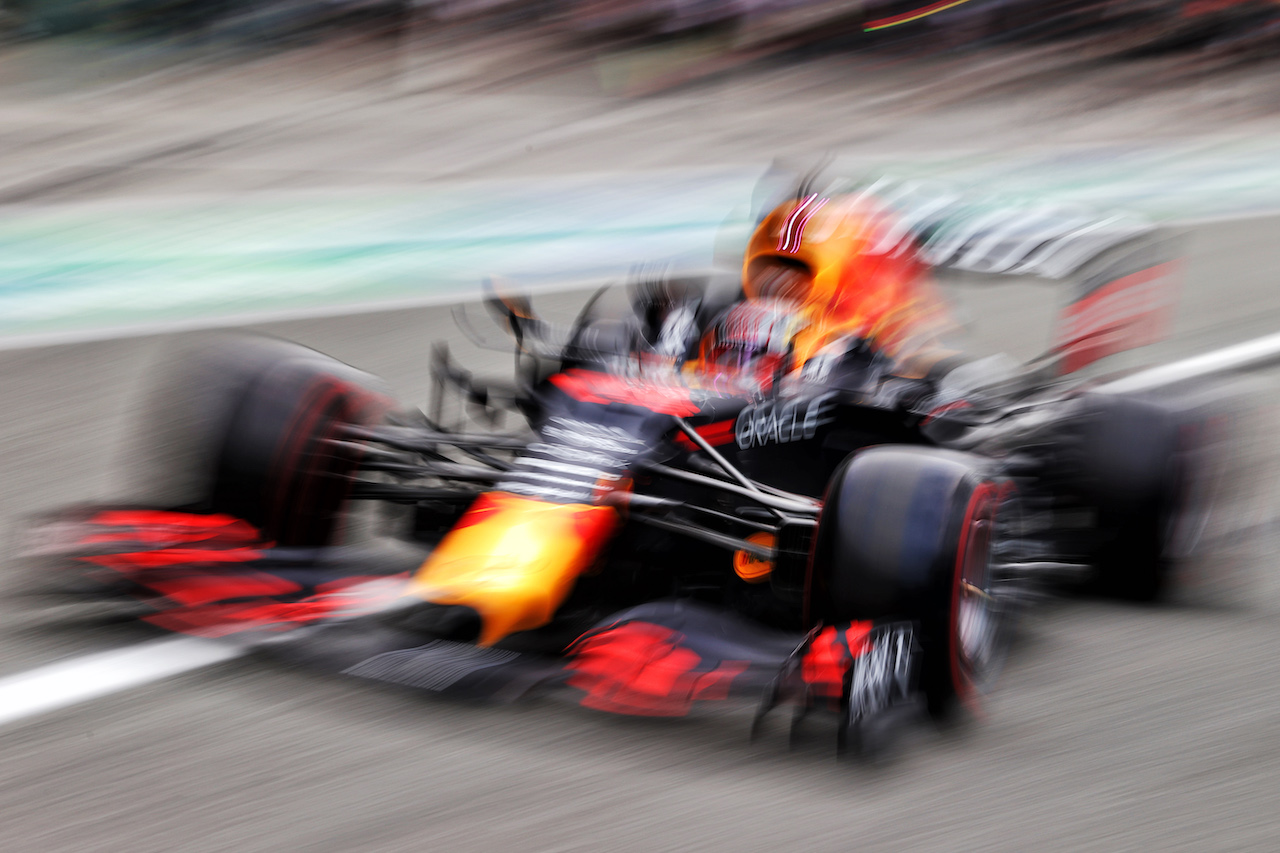 GP ITALIA, Max Verstappen (NLD) Red Bull Racing RB16B in the pits.
10.09.2021. Formula 1 World Championship, Rd 14, Italian Grand Prix, Monza, Italy, Qualifiche Day.
- www.xpbimages.com, EMail: requests@xpbimages.com © Copyright: Moy / XPB Images