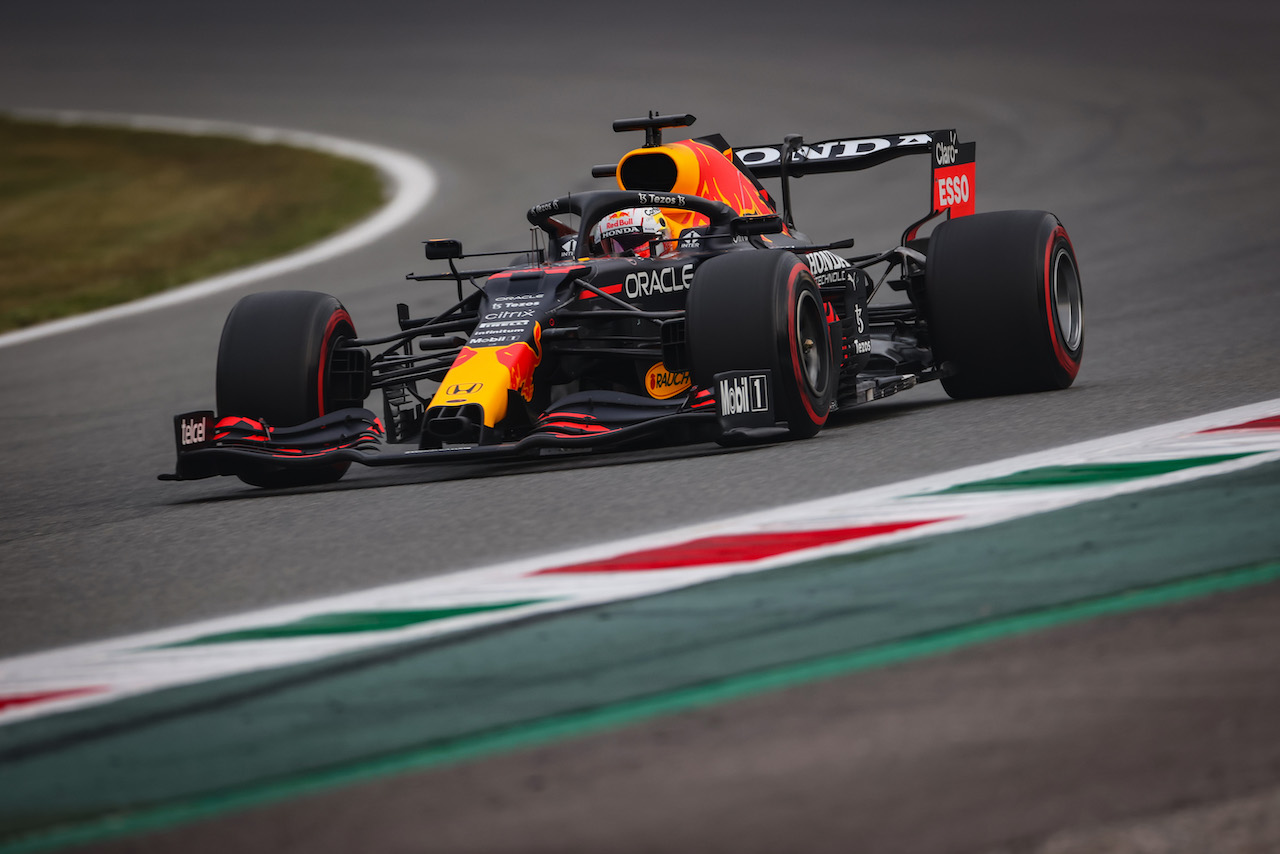 GP ITALIA, Max Verstappen (NLD), Red Bull Racing 
10.09.2021. Formula 1 World Championship, Rd 14, Italian Grand Prix, Monza, Italy, Qualifiche Day.
- www.xpbimages.com, EMail: requests@xpbimages.com ¬© Copyright: Moy / XPB Images