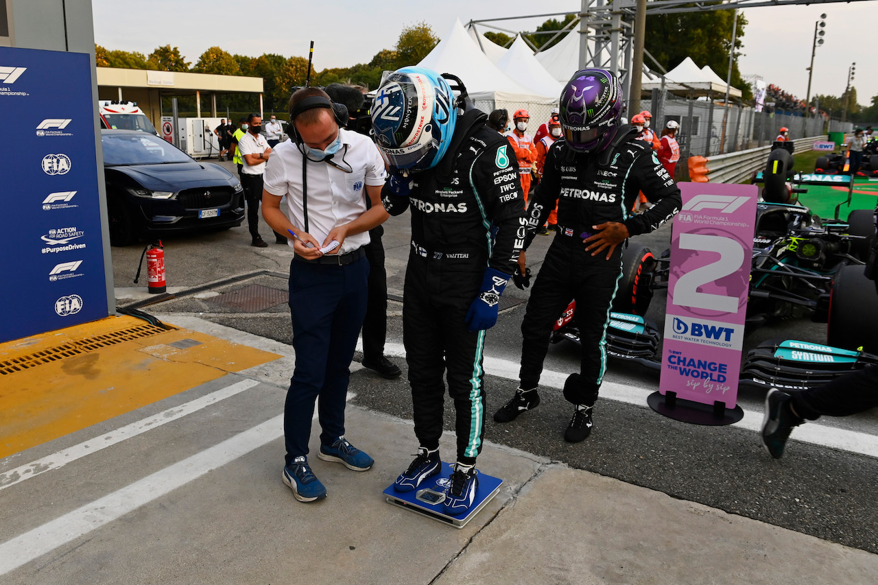 GP ITALIA, Fastest qualifier Valtteri Bottas (FIN) Mercedes AMG F1 in qualifying parc ferme.
10.09.2021. Formula 1 World Championship, Rd 14, Italian Grand Prix, Monza, Italy, Qualifiche Day.
- www.xpbimages.com, EMail: requests@xpbimages.com © Copyright: FIA Pool Image for Editorial Use Only