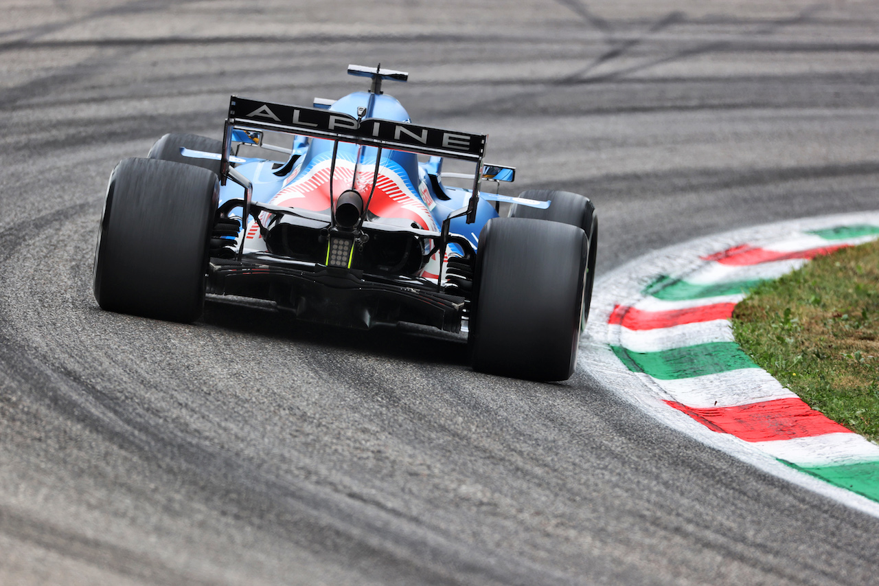 GP ITALIA, Fernando Alonso (ESP) Alpine F1 Team A521.
10.09.2021. Formula 1 World Championship, Rd 14, Italian Grand Prix, Monza, Italy, Qualifiche Day.
- www.xpbimages.com, EMail: requests@xpbimages.com © Copyright: Charniaux / XPB Images
