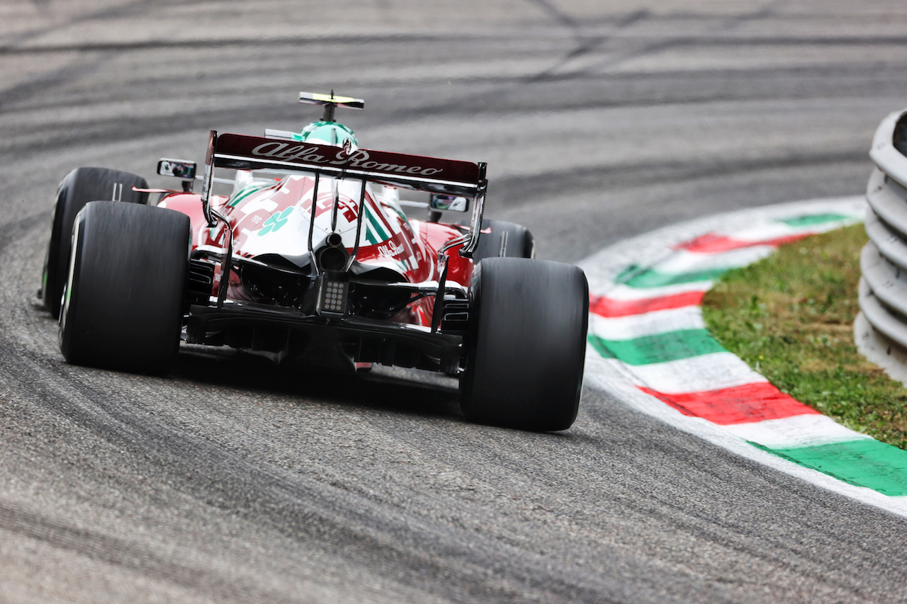GP ITALIA, Antonio Giovinazzi (ITA) Alfa Romeo Racing C41.
10.09.2021. Formula 1 World Championship, Rd 14, Italian Grand Prix, Monza, Italy, Qualifiche Day.
- www.xpbimages.com, EMail: requests@xpbimages.com © Copyright: Charniaux / XPB Images