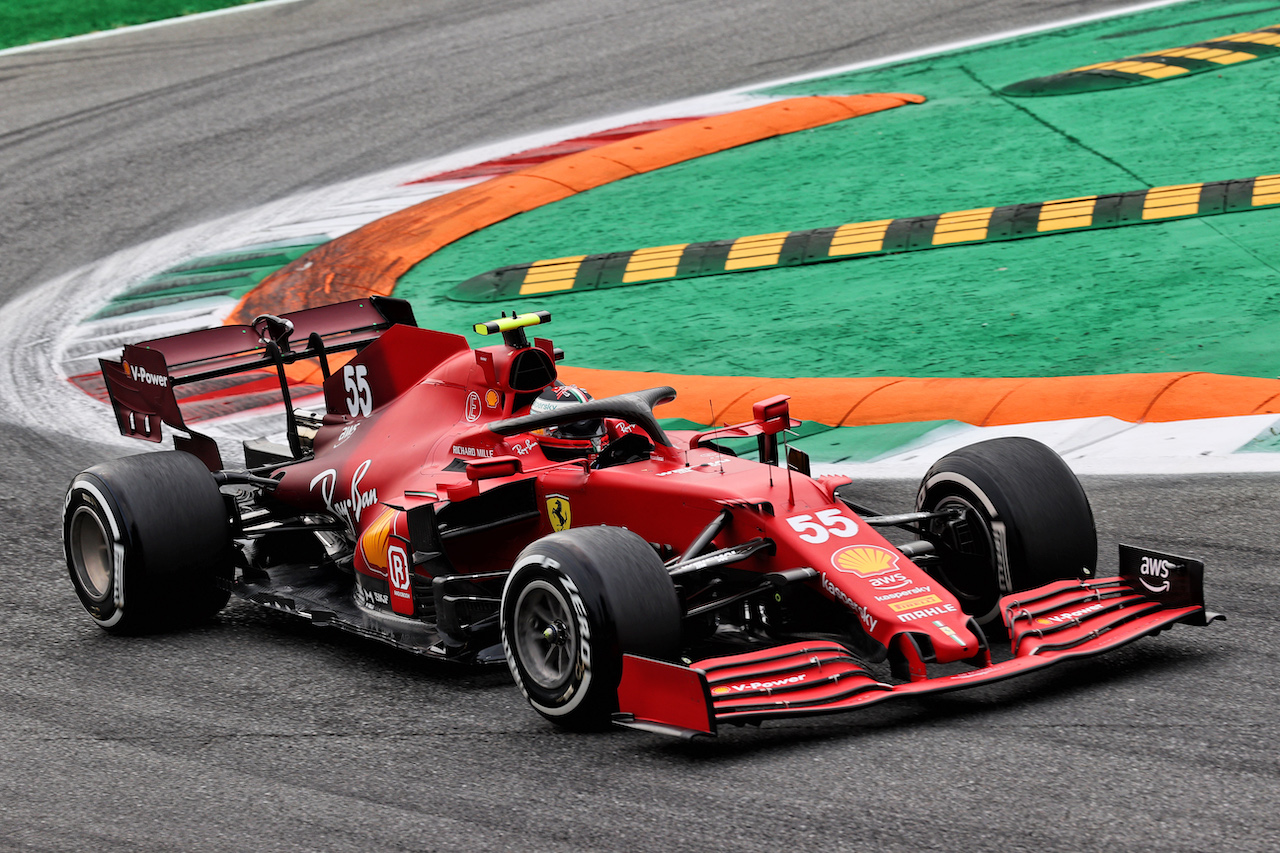 GP ITALIA, Carlos Sainz Jr (ESP) Ferrari SF-21.
10.09.2021. Formula 1 World Championship, Rd 14, Italian Grand Prix, Monza, Italy, Qualifiche Day.
- www.xpbimages.com, EMail: requests@xpbimages.com © Copyright: Batchelor / XPB Images