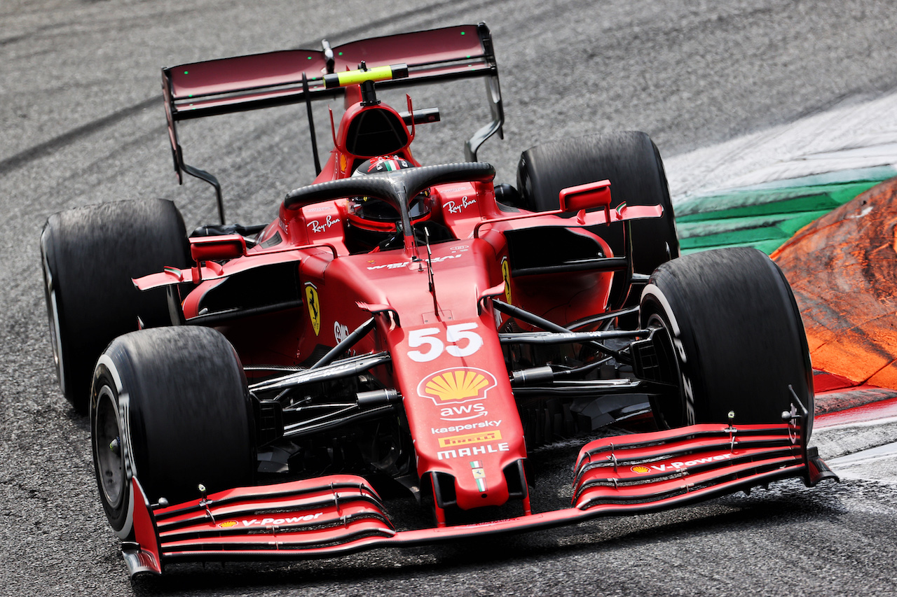 GP ITALIA, Carlos Sainz Jr (ESP) Ferrari SF-21.
10.09.2021. Formula 1 World Championship, Rd 14, Italian Grand Prix, Monza, Italy, Qualifiche Day.
- www.xpbimages.com, EMail: requests@xpbimages.com © Copyright: Batchelor / XPB Images