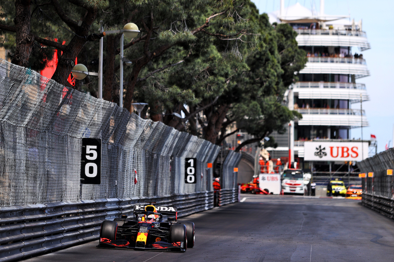 GP MONACO, Max Verstappen (NLD) Red Bull Racing RB16B.
23.05.2021. Formula 1 World Championship, Rd 5, Monaco Grand Prix, Monte Carlo, Monaco, Gara Day.
- www.xpbimages.com, EMail: requests@xpbimages.com © Copyright: Moy / XPB Images