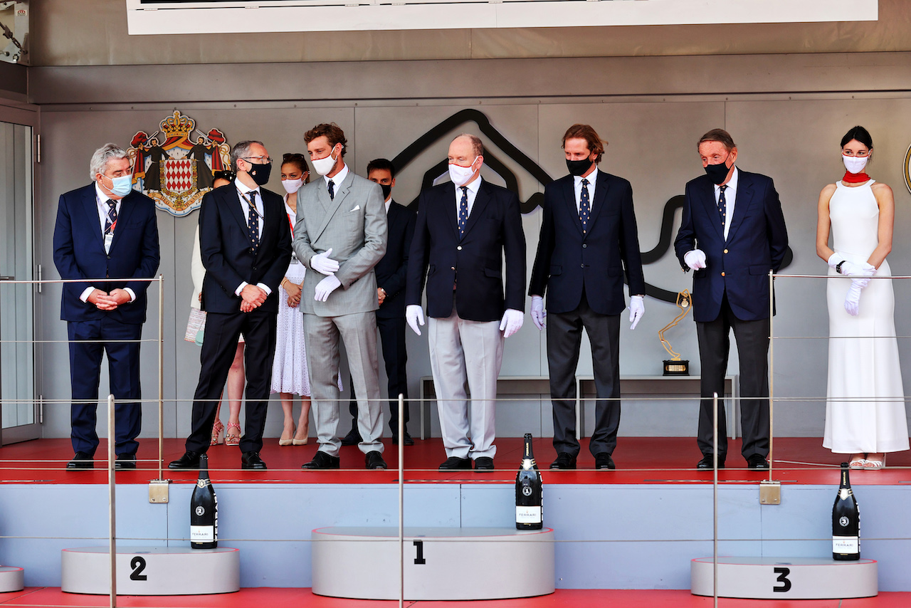 GP MONACO, HSH Prince Albert of Monaco (MON) on the podium with dignitaries.
23.05.2021. Formula 1 World Championship, Rd 5, Monaco Grand Prix, Monte Carlo, Monaco, Gara Day.
- www.xpbimages.com, EMail: requests@xpbimages.com © Copyright: Batchelor / XPB Images