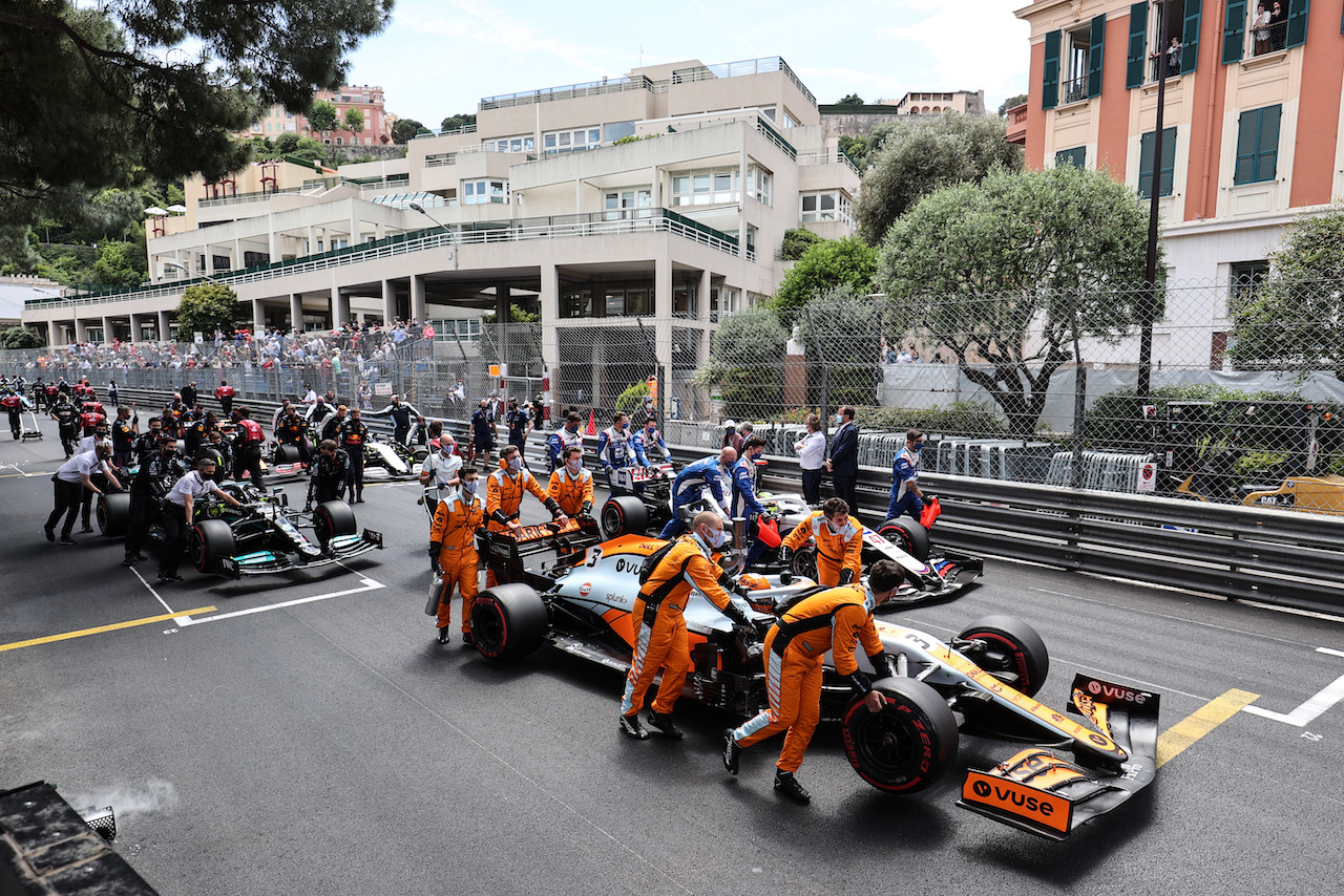 GP MONACO, Daniel Ricciardo (AUS) McLaren MCL35M on the grid.
23.05.2021. Formula 1 World Championship, Rd 5, Monaco Grand Prix, Monte Carlo, Monaco, Gara Day.
- www.xpbimages.com, EMail: requests@xpbimages.com © Copyright: Charniaux / XPB Images