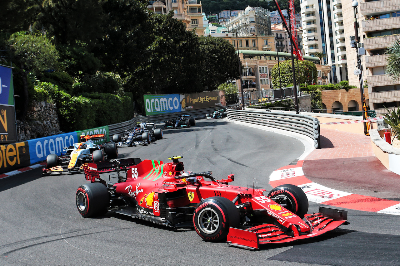 GP MONACO, Carlos Sainz Jr (ESP) Ferrari SF-21.
23.05.2021. Formula 1 World Championship, Rd 5, Monaco Grand Prix, Monte Carlo, Monaco, Gara Day.
- www.xpbimages.com, EMail: requests@xpbimages.com © Copyright: XPB Images