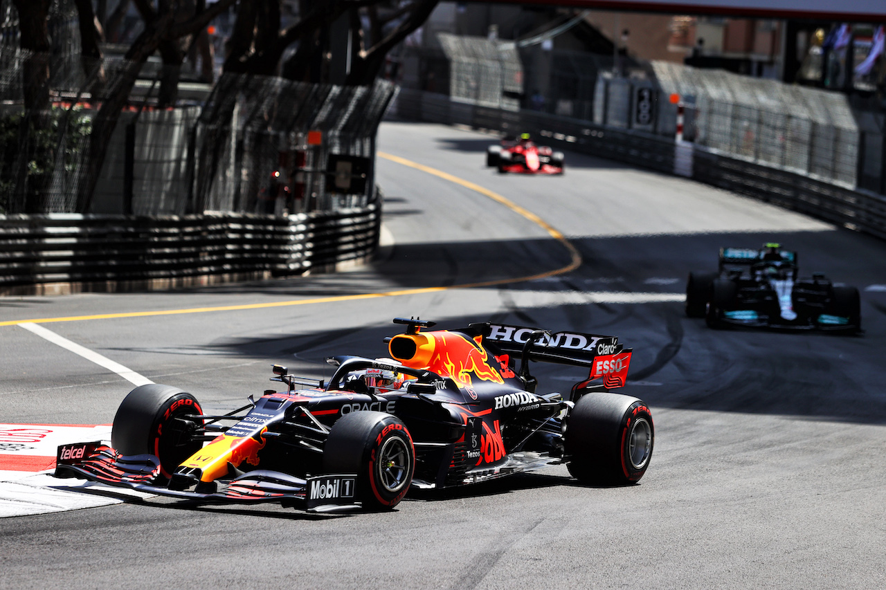 GP MONACO, Max Verstappen (NLD) Red Bull Racing RB16B.
23.05.2021. Formula 1 World Championship, Rd 5, Monaco Grand Prix, Monte Carlo, Monaco, Gara Day.
- www.xpbimages.com, EMail: requests@xpbimages.com © Copyright: Moy / XPB Images