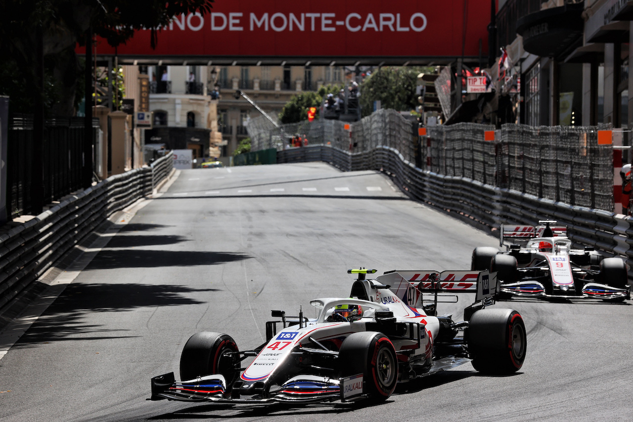 GP MONACO, Mick Schumacher (GER) Haas VF-21.
23.05.2021. Formula 1 World Championship, Rd 5, Monaco Grand Prix, Monte Carlo, Monaco, Gara Day.
- www.xpbimages.com, EMail: requests@xpbimages.com © Copyright: Batchelor / XPB Images