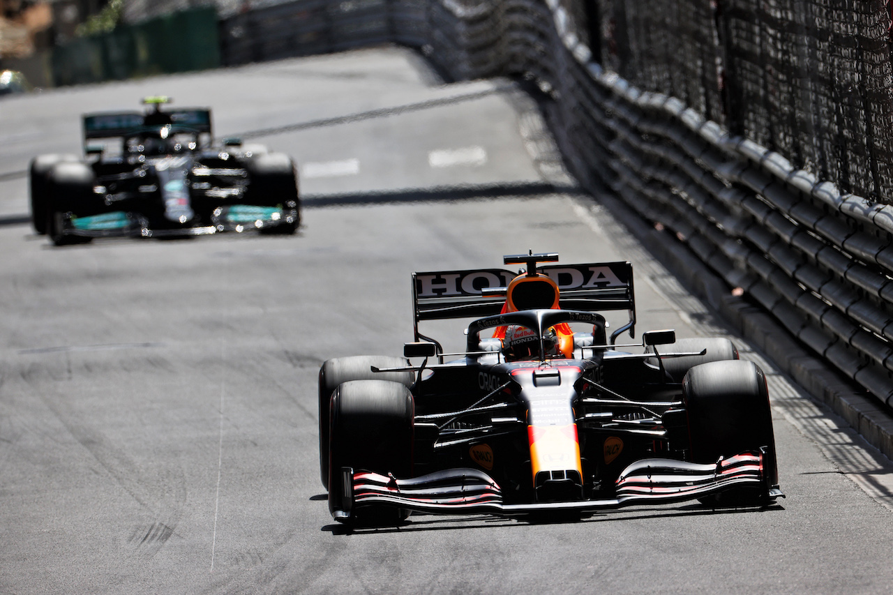 GP MONACO, Max Verstappen (NLD) Red Bull Racing RB16B.
23.05.2021. Formula 1 World Championship, Rd 5, Monaco Grand Prix, Monte Carlo, Monaco, Gara Day.
- www.xpbimages.com, EMail: requests@xpbimages.com © Copyright: Batchelor / XPB Images