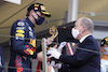 GP MONACO, Gara winner Max Verstappen (NLD) Red Bull Racing celebrates on the podium with HSH Prince Albert of Monaco (MON).
23.05.2021. Formula 1 World Championship, Rd 5, Monaco Grand Prix, Monte Carlo, Monaco, Gara Day.
- www.xpbimages.com, EMail: requests@xpbimages.com © Copyright: FIA Pool Image for Editorial Use Only