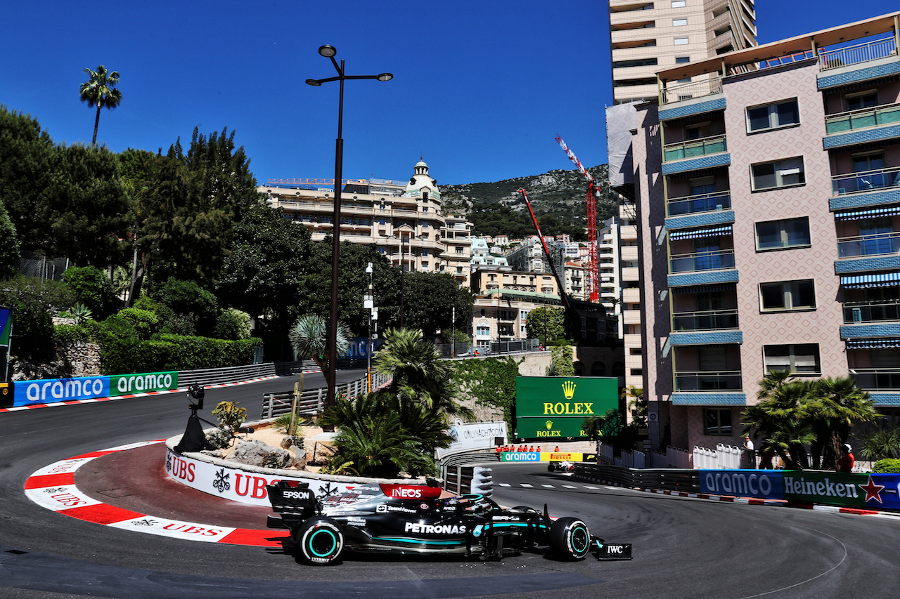 GP MONACO, Lewis Hamilton (GBR) Mercedes AMG F1 W12.
20.05.2021. Formula 1 World Championship, Rd 5, Monaco Grand Prix, Monte Carlo, Monaco, Practice Day.
- www.xpbimages.com, EMail: requests@xpbimages.com © Copyright: Batchelor / XPB Images