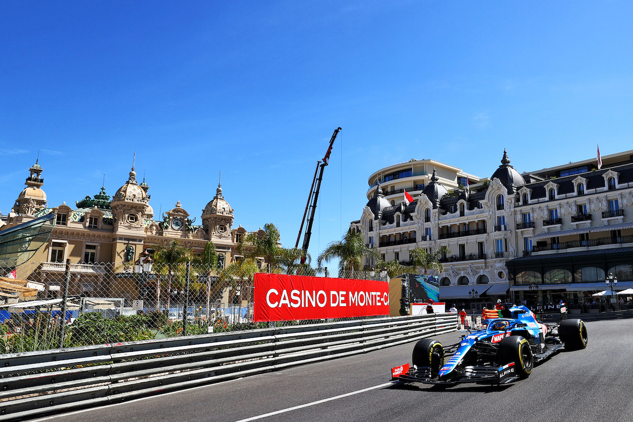 GP MONACO, Fernando Alonso (ESP) Alpine F1 Team A521.
20.05.2021. Formula 1 World Championship, Rd 5, Monaco Grand Prix, Monte Carlo, Monaco, Practice Day.
- www.xpbimages.com, EMail: requests@xpbimages.com © Copyright: Moy / XPB Images