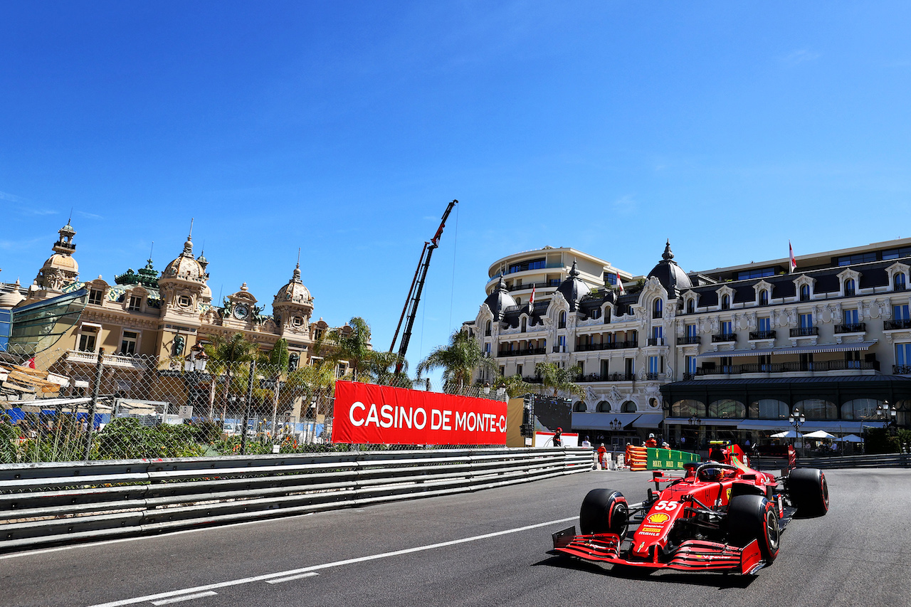 GP MONACO, Carlos Sainz Jr (ESP) Ferrari SF-21.
20.05.2021. Formula 1 World Championship, Rd 5, Monaco Grand Prix, Monte Carlo, Monaco, Practice Day.
- www.xpbimages.com, EMail: requests@xpbimages.com © Copyright: Moy / XPB Images