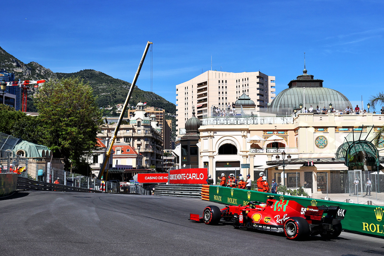 GP MONACO, Carlos Sainz Jr (ESP) Ferrari SF-21.
20.05.2021. Formula 1 World Championship, Rd 5, Monaco Grand Prix, Monte Carlo, Monaco, Practice Day.
- www.xpbimages.com, EMail: requests@xpbimages.com © Copyright: Moy / XPB Images