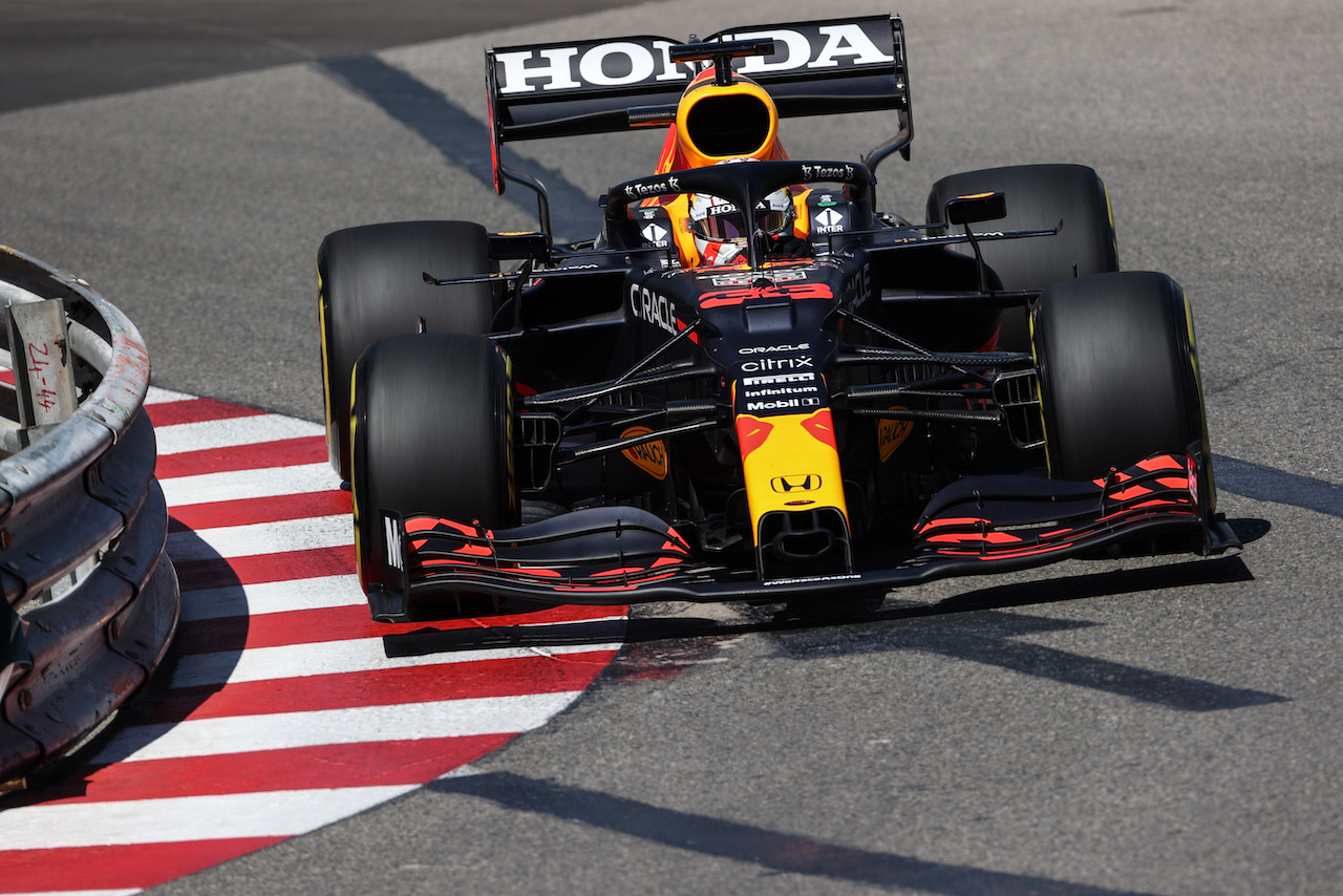 GP MONACO, Max Verstappen (NLD) Red Bull Racing RB16B.
20.05.2021. Formula 1 World Championship, Rd 5, Monaco Grand Prix, Monte Carlo, Monaco, Practice Day.
- www.xpbimages.com, EMail: requests@xpbimages.com © Copyright: Charniaux / XPB Images